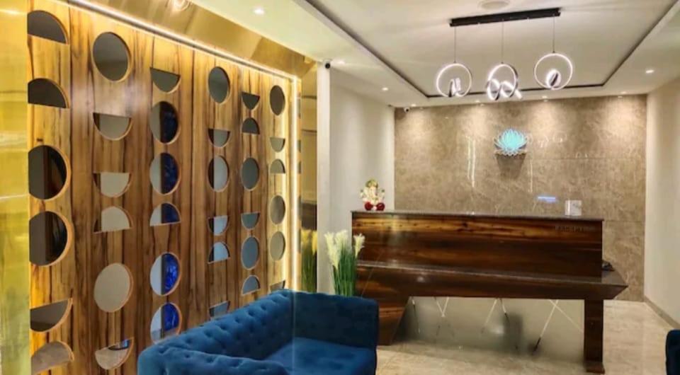 Hotel Pearl Wood Zirakpur ภายนอก รูปภาพ